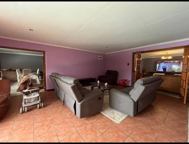 5 BEDROOM HOUSE FOR SALE IN LINMEYER